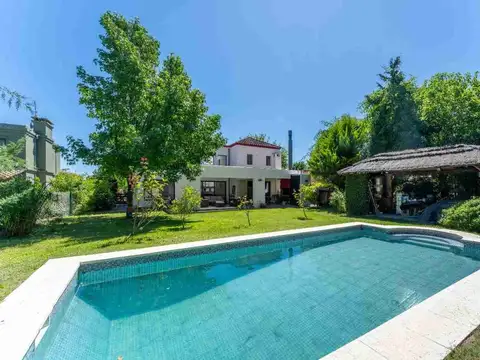 VENTA . CASA - 5 AMB. B°. SANTA CLARA - TIGRE