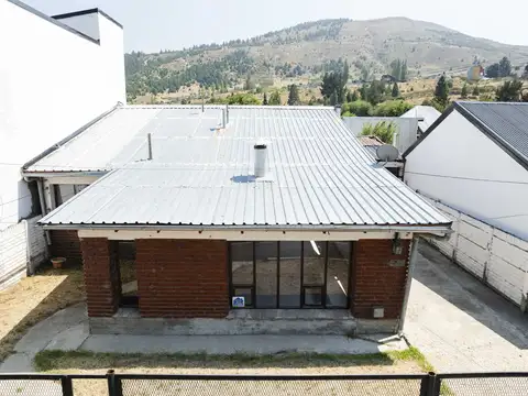 Casa de 208 m2 sobre Av. Alvear