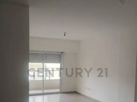 Venta departamento 3 ambientes con cochera en Santos Lugares