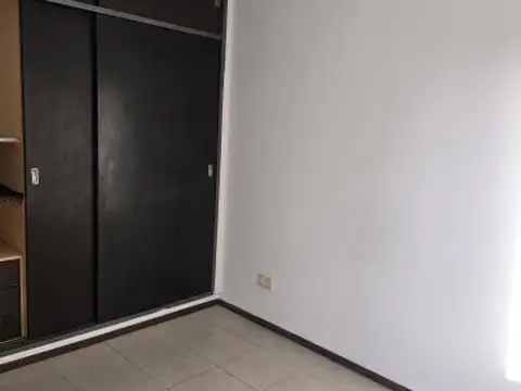 ALQUILER DPTO UN DORMITORIO ESCALERA ALMAFUERTE 979 ARROYITO