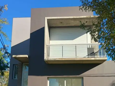 Casa 3 dormitorios Soldini. Los Viñedos.