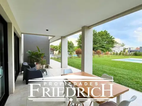 Casa 4 ambientes con 3 baños