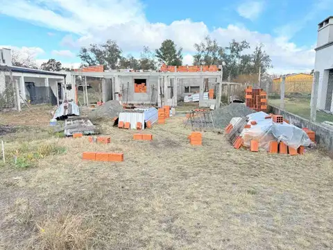Casa 3 ambientes con 2 baños