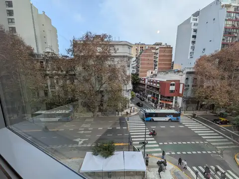 Oficina en Alquiler al Este