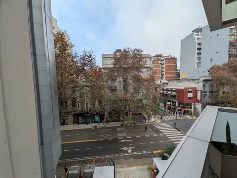 Oficina 4 ambientes con 2 baños
