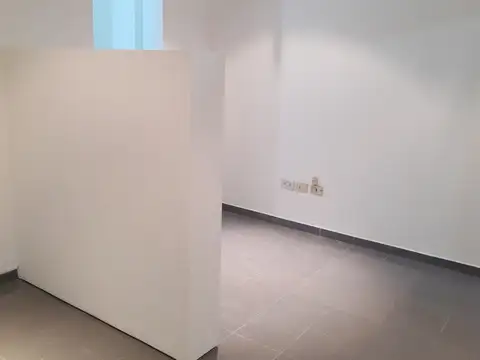 Local en Alquiler Via Púb.