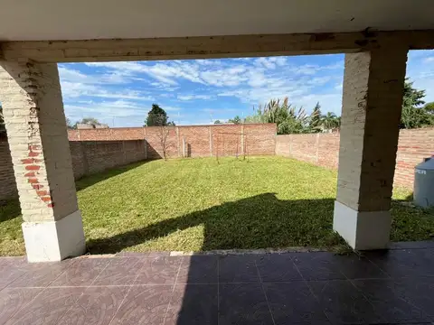 Casa 4 ambientes con 1 baño