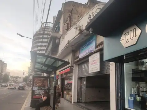 Local en Alquiler en Villa Urquiza, $ 5.500.000