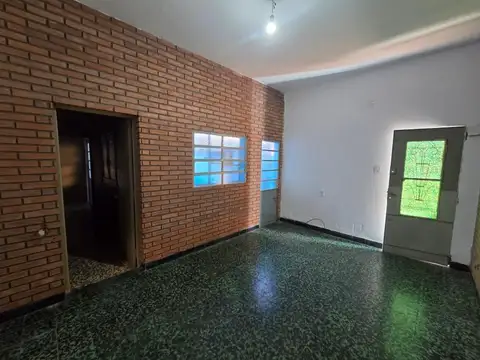 Casa interna venta Rosario actualmente dividida en 2 departamentos. No PH. Oportunidad Renta!