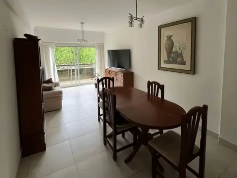 departamento 3 ambientes con balcon saliente a la calle