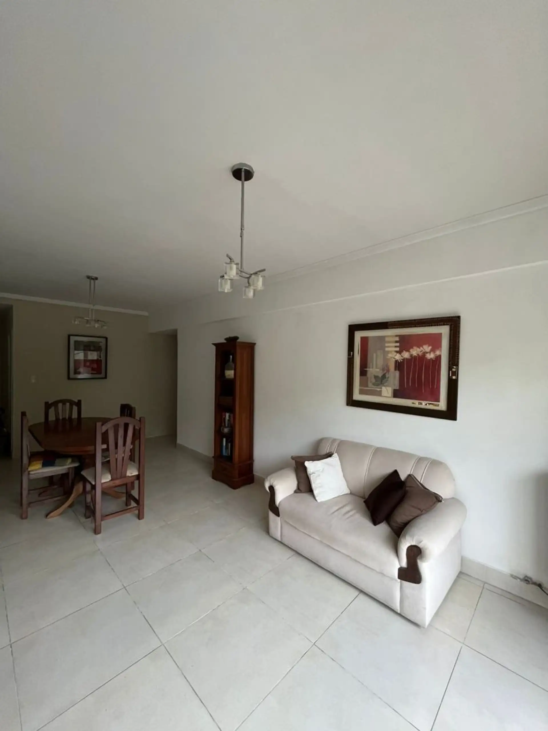 departamento 3 ambientes con balcon saliente a la calle
