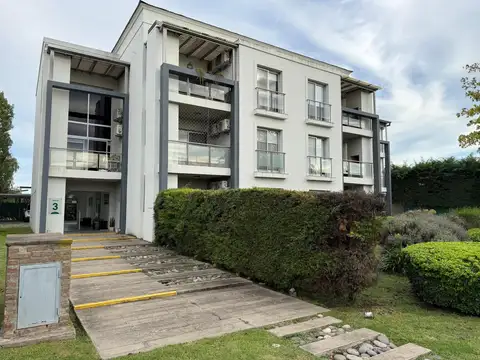 Barrancas de Iraola / Hudson - Berazategui / Departamento 3 ambientes Apto Crédito / Venta.