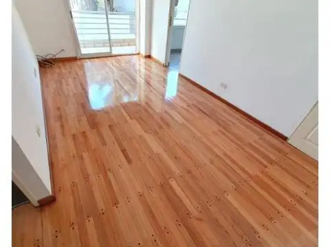 DEPARTAMENTO DE 2 AMBIENTES CON COCHERA EN ALQUILER. VICENTE LOPEZ