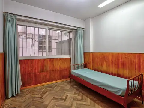 Venta Departamento 3 ambientes con patio Caballito