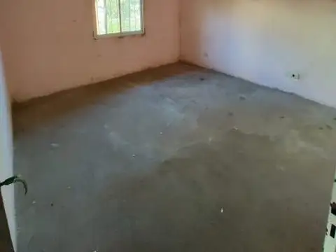 Casa 2 ambientes con 1 baño