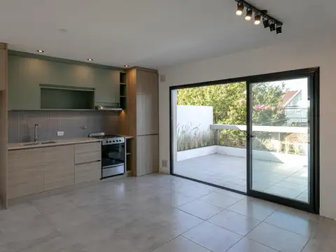 Departamento 2 ambientes al frente c/terraza, parrilla y sin expensas, Primera Junta 3500