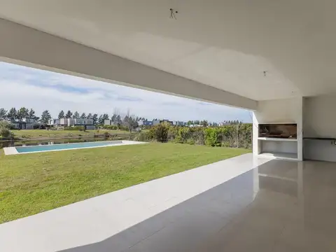 Casa en Venta en San Matias, USD 355.000
