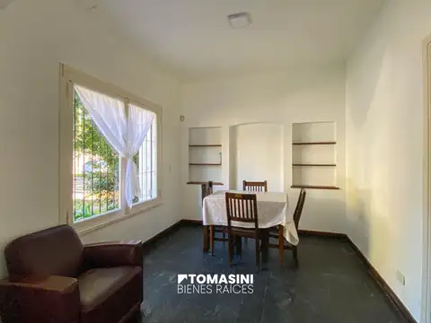 Casa en Alquiler con 1 cochera