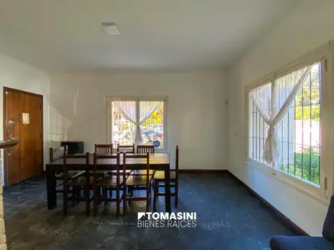 Casa 5 ambientes con 3 baños