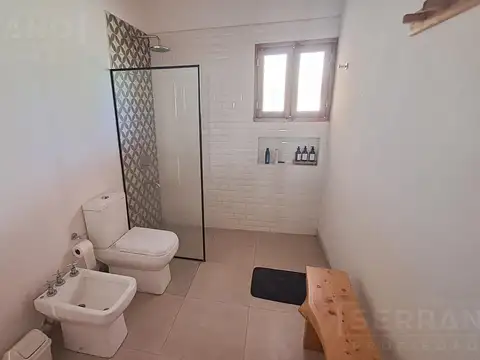 Casa 3 ambientes con 2 baños