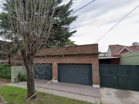 EXCELENTE LOCAL A LA VENTA CALLE DARDO ROCHA 651 BURZACO