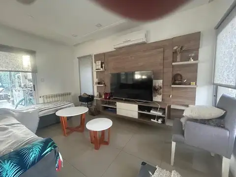 Casa en Venta con 4 cocheras