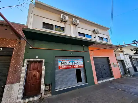 DPTO 4 AMB., 1º PISO, AL FRENTE, C/AMPLIO PATIO ATERRAZADO