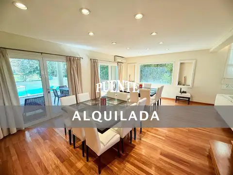 Casa en Alquiler con 1 cochera