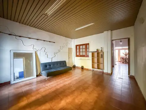PH en venta 4 ambientes con cochera y entrada independiente en Villa Real