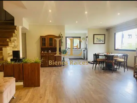 Casa 5 ambientes con 4 baños