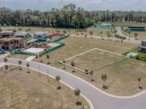 VENTA LOTE CENTRAL FRENTE A LA PLAZA, BARRIO PRIVADO SANTO TOMAS, PILAR