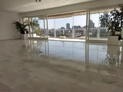 Departamento en Alquiler de 6 ambientes