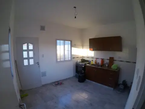 Casa 3 ambientes con 2 baños