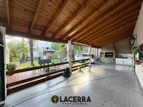 Casa 4 ambientes con 3 baños