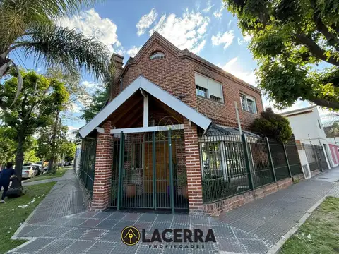Casa 4 ambientes con jardín en San Andres