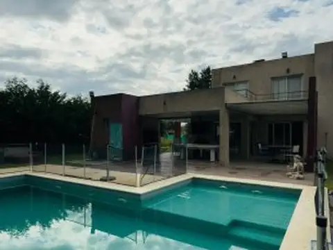 Casa en Alquiler de 6 dormitorios