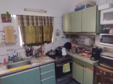 Casa 4 ambientes con 1 baño