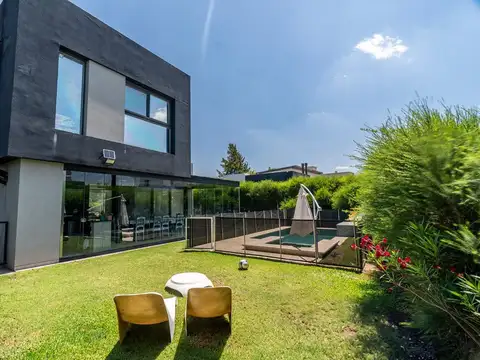 VENTA CASA 4 AMBIENTES NUEVO QUILMES  LOTE INTERNO
