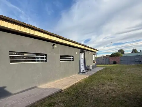 VENTA- CASA MAS GALPON EN AMPLIO LOTE-