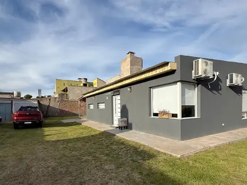 Casa 3 ambientes con 2 baños