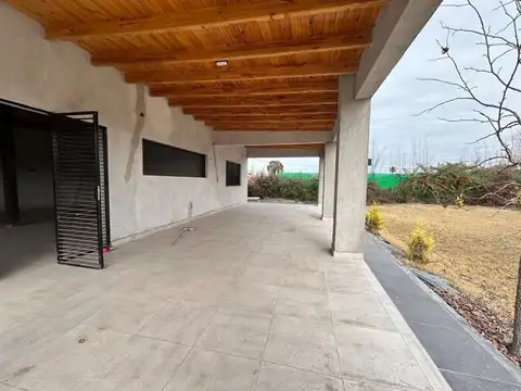 VENTA CASA A ESTRENAR BARRIO PRIVADO CORRALITOS 
