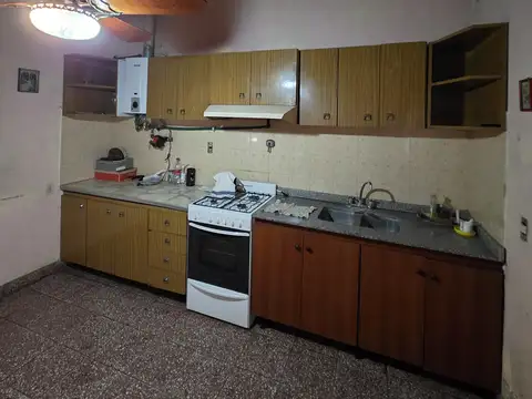 Casa 4 ambientes con 1 baño