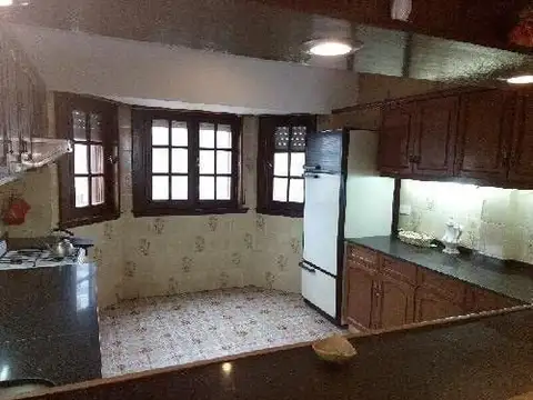 Casa 5 ambientes con 5 baños