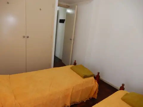 Brown 1500, Piso 1°