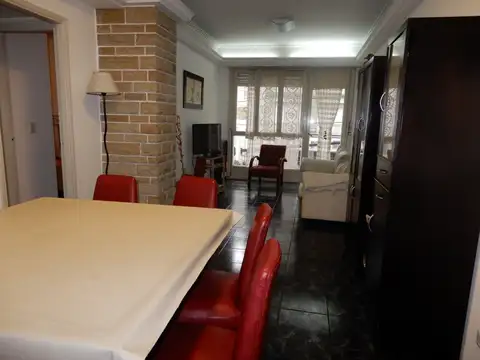 Brown 1500, Piso 1°