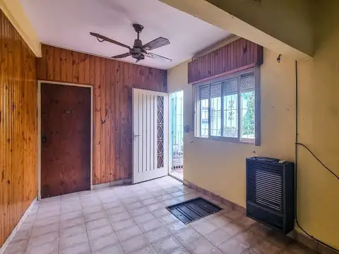 VENTA CASA DE 4 AMBIENTES VILLA LYNCH CON PATIO