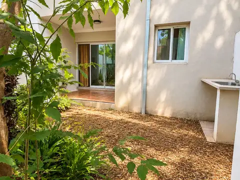 VENTA DÚPLEX 3 AMBIENTES C/JARDÍN PRIVADO, ADROGUE