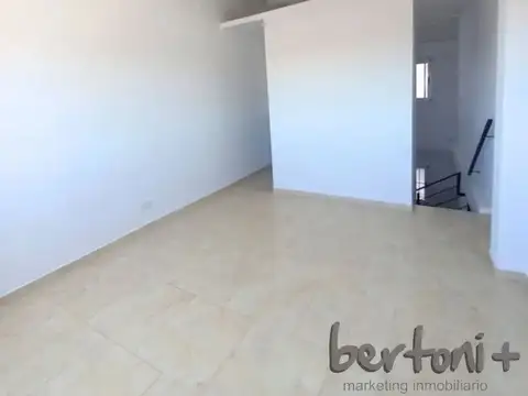 Casa 2 ambientes con 2 baños