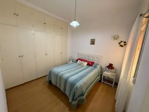 Depto Tipo Casa 4 ambientes con 2 baños
