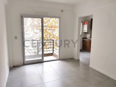 Alquiler monoambiente en Flores con Balcón y cocina separada